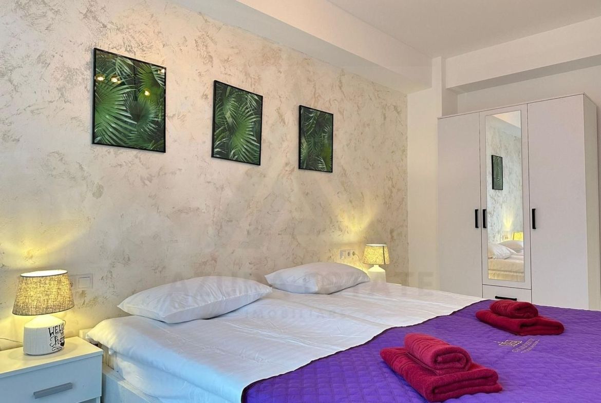 Apartament modern 3 camere 101 mp 2 bai lift terasa si parcare Central - foto 7