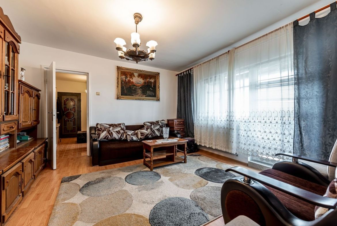 Apartament 2 camerel, bloc V8,  Zona 6 Vânători. - foto 3