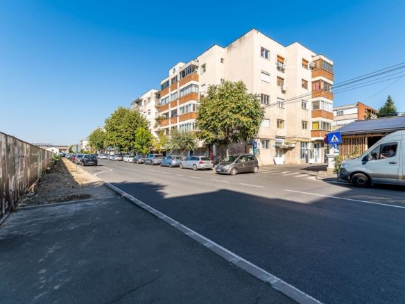 Apartament 3 camere, etaj 1,  zona Băncilor / Podgoria - Imagine principala
