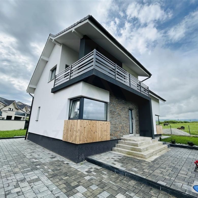 Casa intabulata premium finisata 5 camere curte 490 mp in Cristian - Imagine principala
