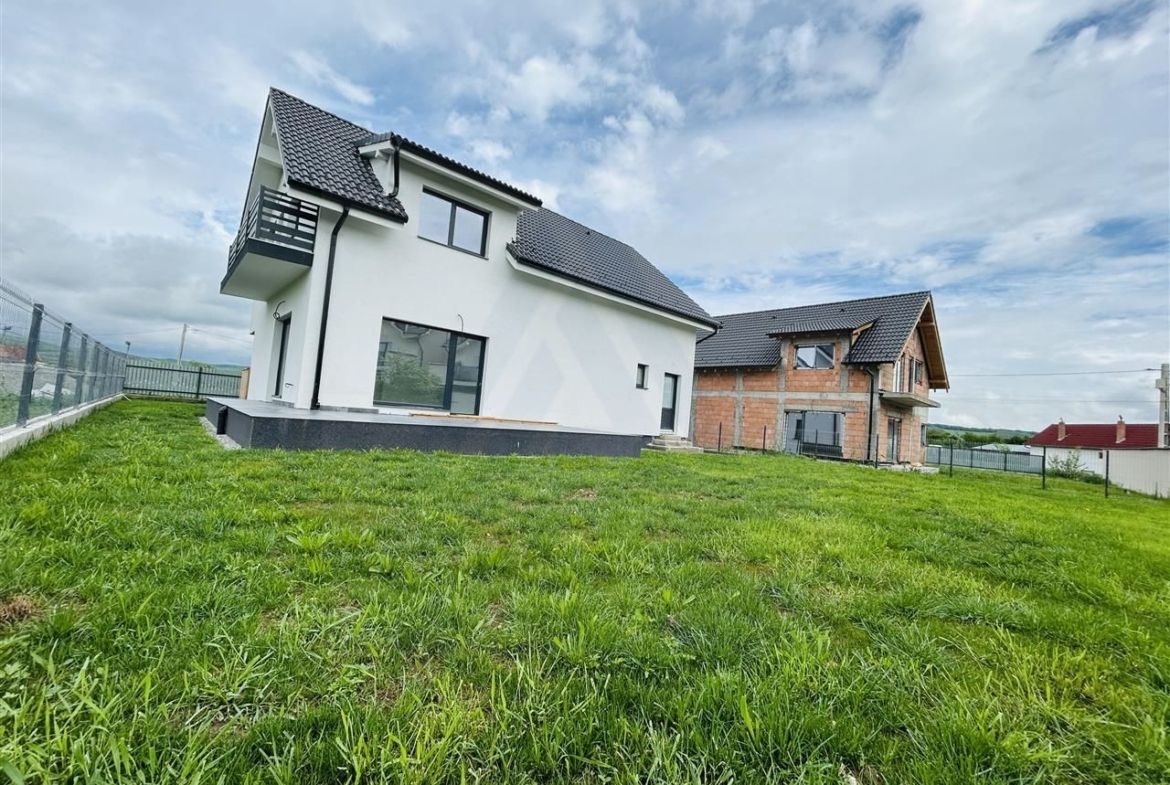Casa intabulata premium finisata 5 camere curte 490 mp in Cristian - foto 3