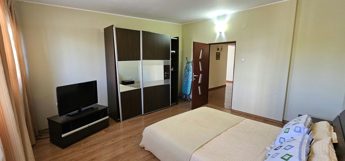 Spațiu - apartament 5 camere de închiriat – 160 mp - Micro 20 – zona BKO - foto 2