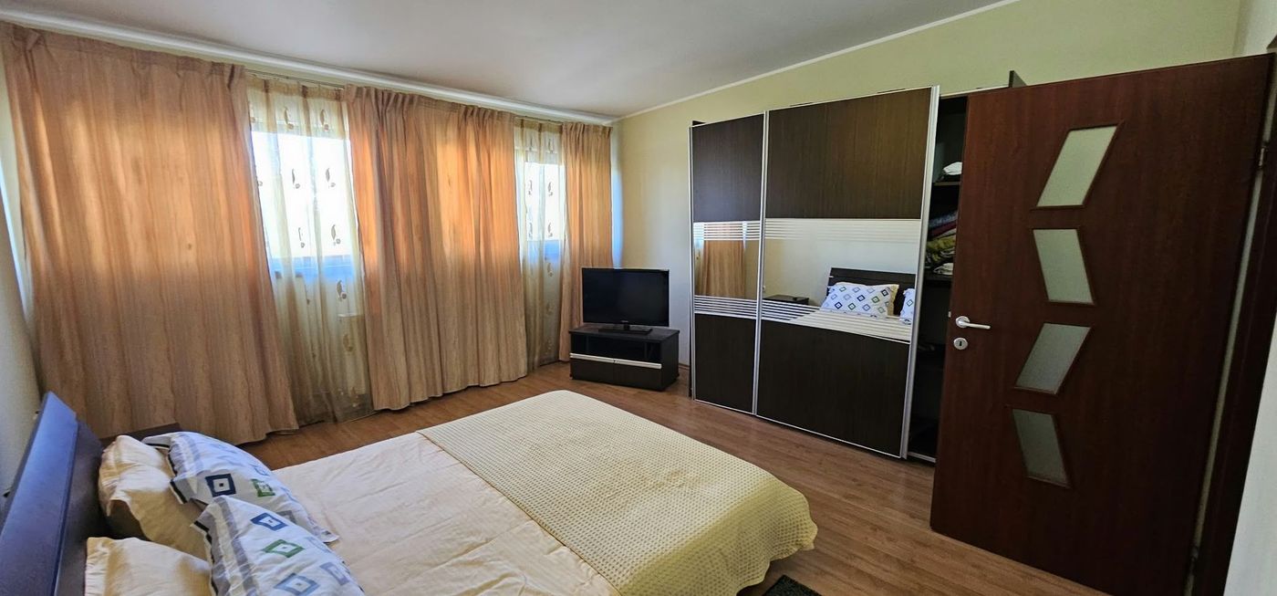 Spațiu - apartament 5 camere de închiriat – 160 mp - Micro 20 – zona BKO - foto 3