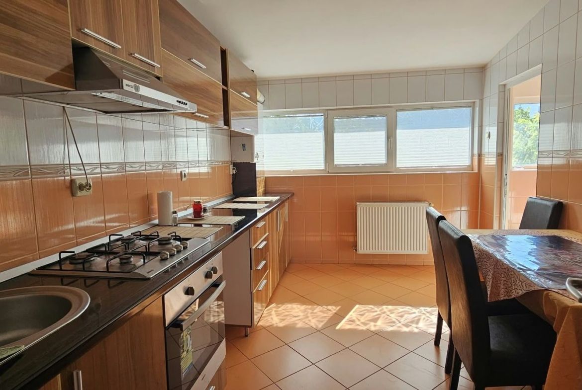 Spațiu - apartament 5 camere de închiriat – 160 mp - Micro 20 – zona BKO - foto 8