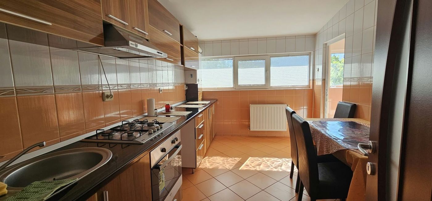 Spațiu - apartament 5 camere de închiriat – 160 mp - Micro 20 – zona BKO - foto 8