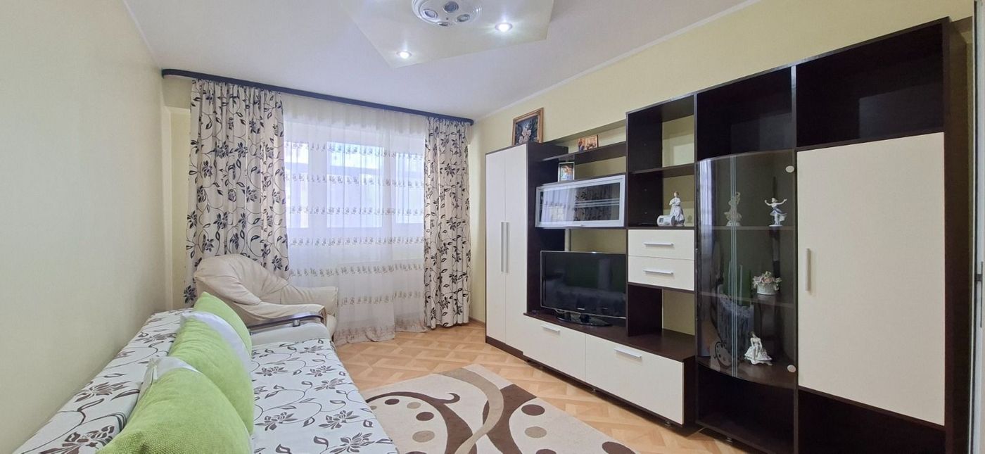 De inchiriat apartament cu 2 camere Micro 14, etaj 1, 350 euro - foto 2