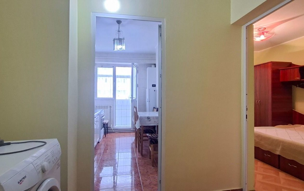 De inchiriat apartament cu 2 camere Micro 14, etaj 1, 350 euro - foto 3