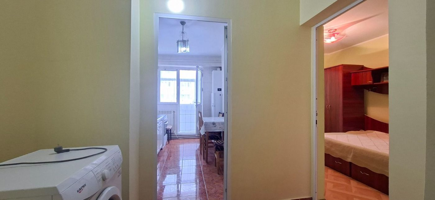 De inchiriat apartament cu 2 camere Micro 14, etaj 1, 350 euro - foto 3