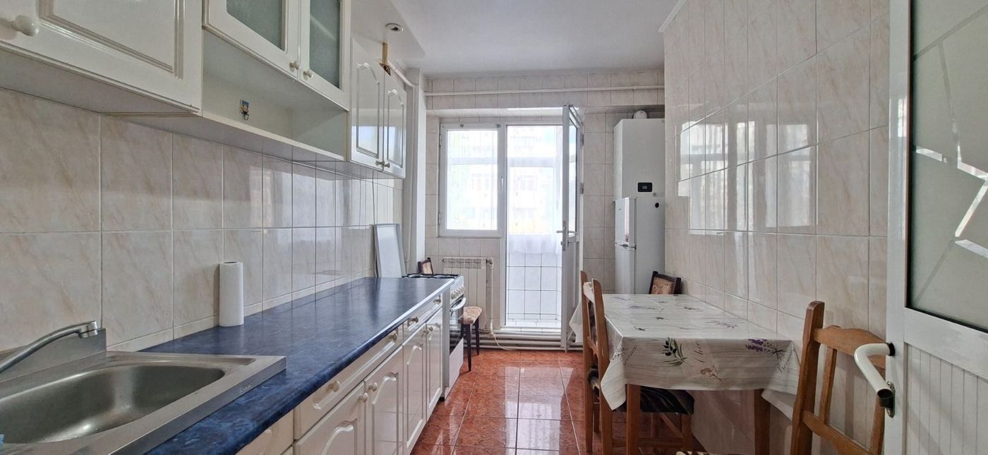 De inchiriat apartament cu 2 camere Micro 14, etaj 1, 350 euro - foto 4