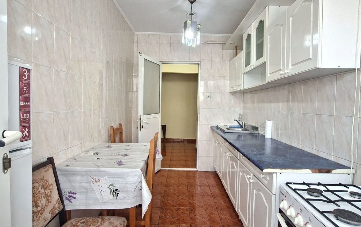 De inchiriat apartament cu 2 camere Micro 14, etaj 1, 350 euro - foto 6