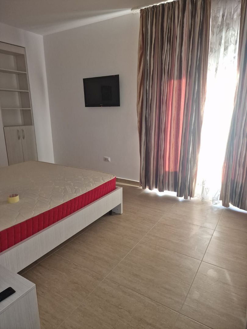 De inchiriat apartament cu 2 camere bloc nou, Anul revolutiei, et.1, 450 E - foto 3