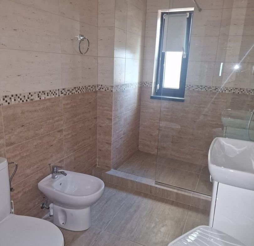 De inchiriat apartament cu 2 camere bloc nou, Anul revolutiei, et.1, 450 E - foto 4