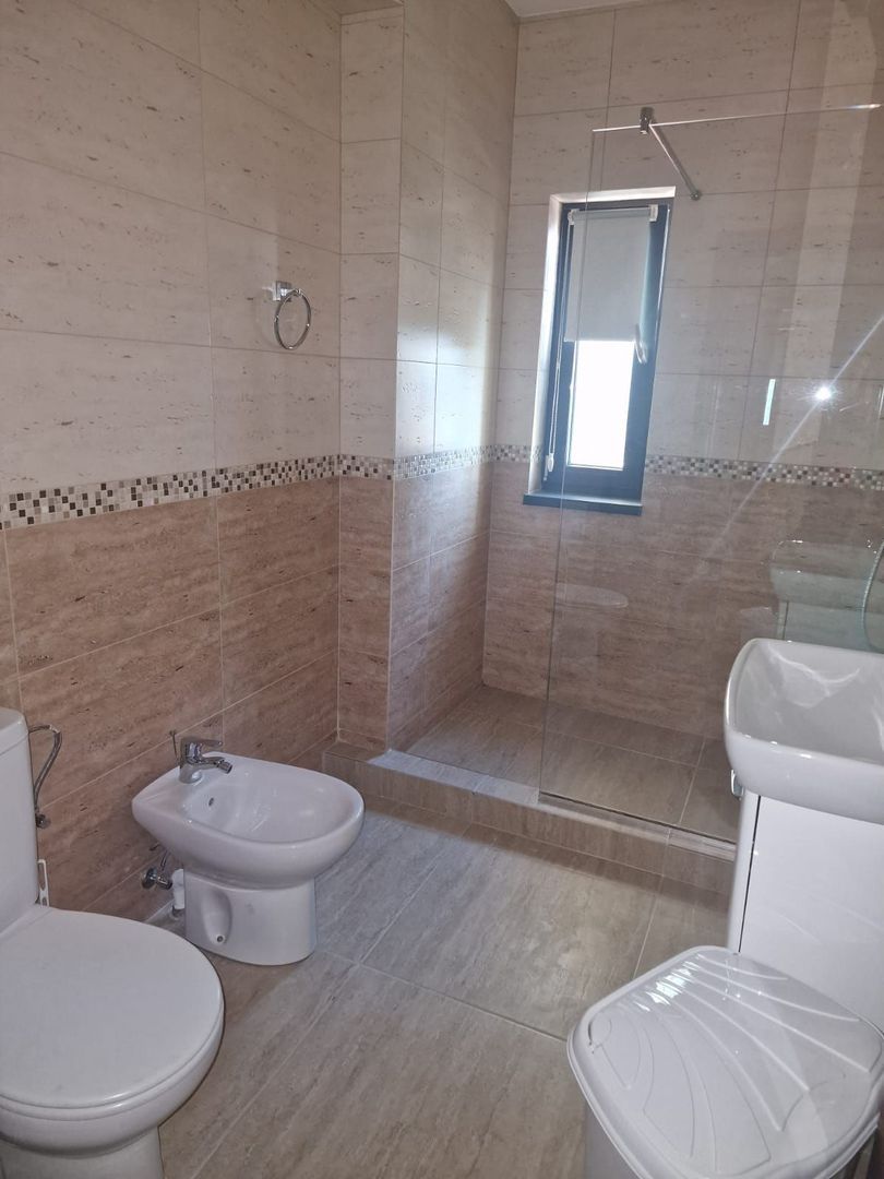 De inchiriat apartament cu 2 camere bloc nou, Anul revolutiei, et.1, 450 E - foto 4