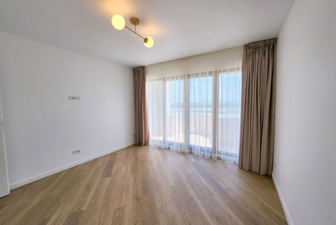 De vanzare apart. 3 camere Faleza , vedere Dunare, 92 mp, renovat premium - foto 3