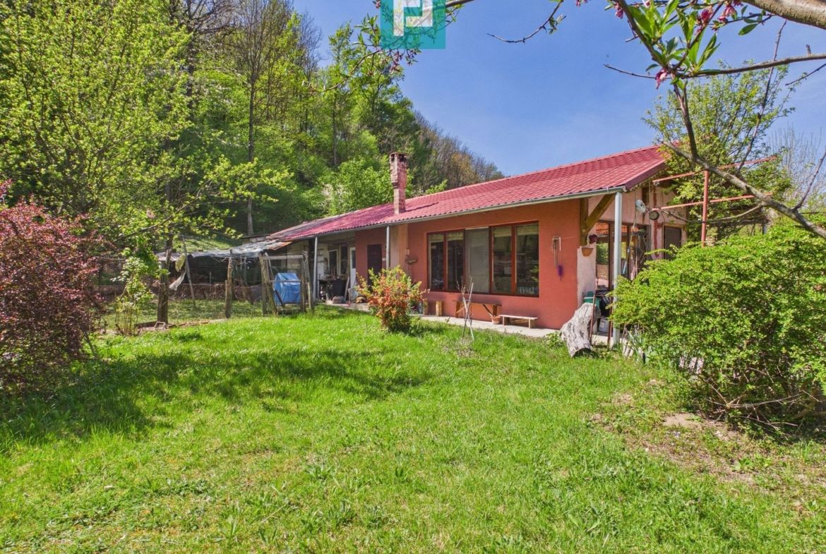 Casă Câmpani, 8000 mp teren, la poalele Apusenilor - Imagine principala
