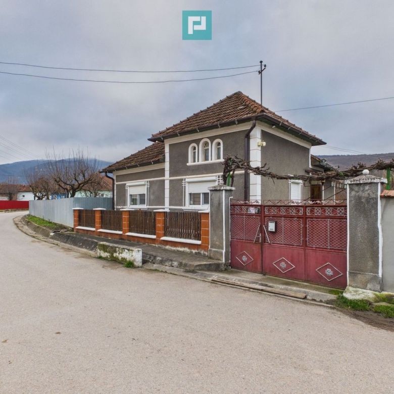 Casă in Sighiștel, la 5 km de Ștei, Muntii Apuseni - Imagine principala