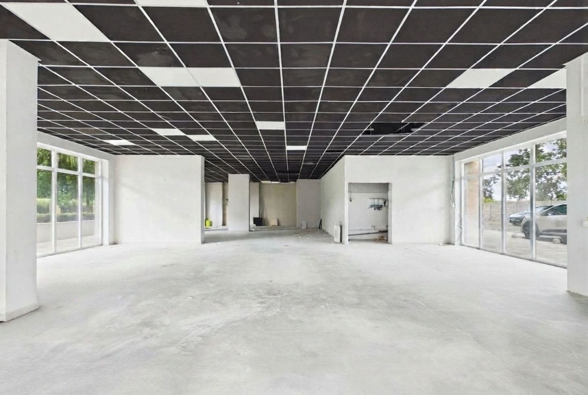 Spațiu comercial 220 mp, 9 parcări, Oradea - foto 5