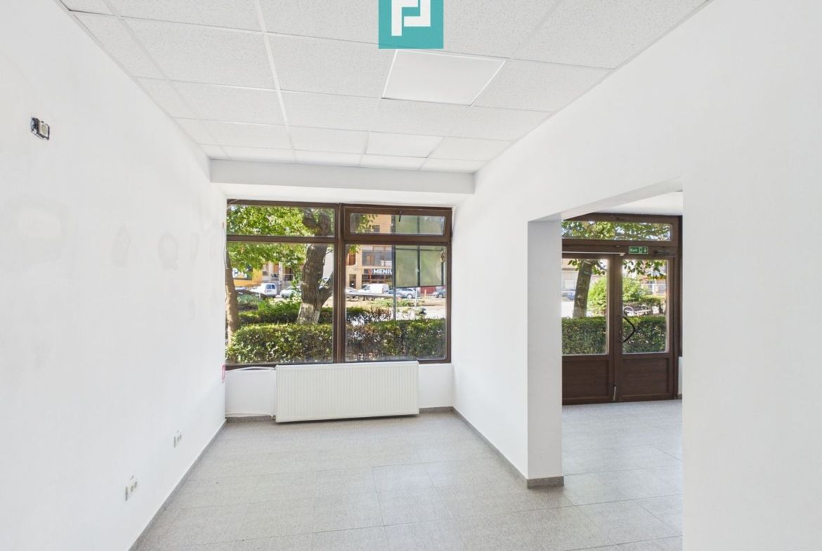 Spațiu comercial 102 mp, vitrină 10 m – Ioșia - foto 3
