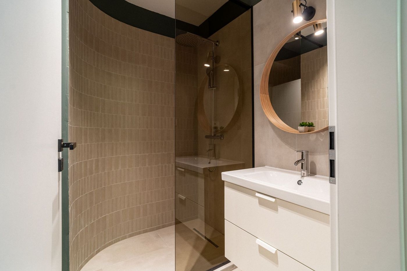 Apartament lux 3 camere, 81 mp – Calea Clujului - foto 8