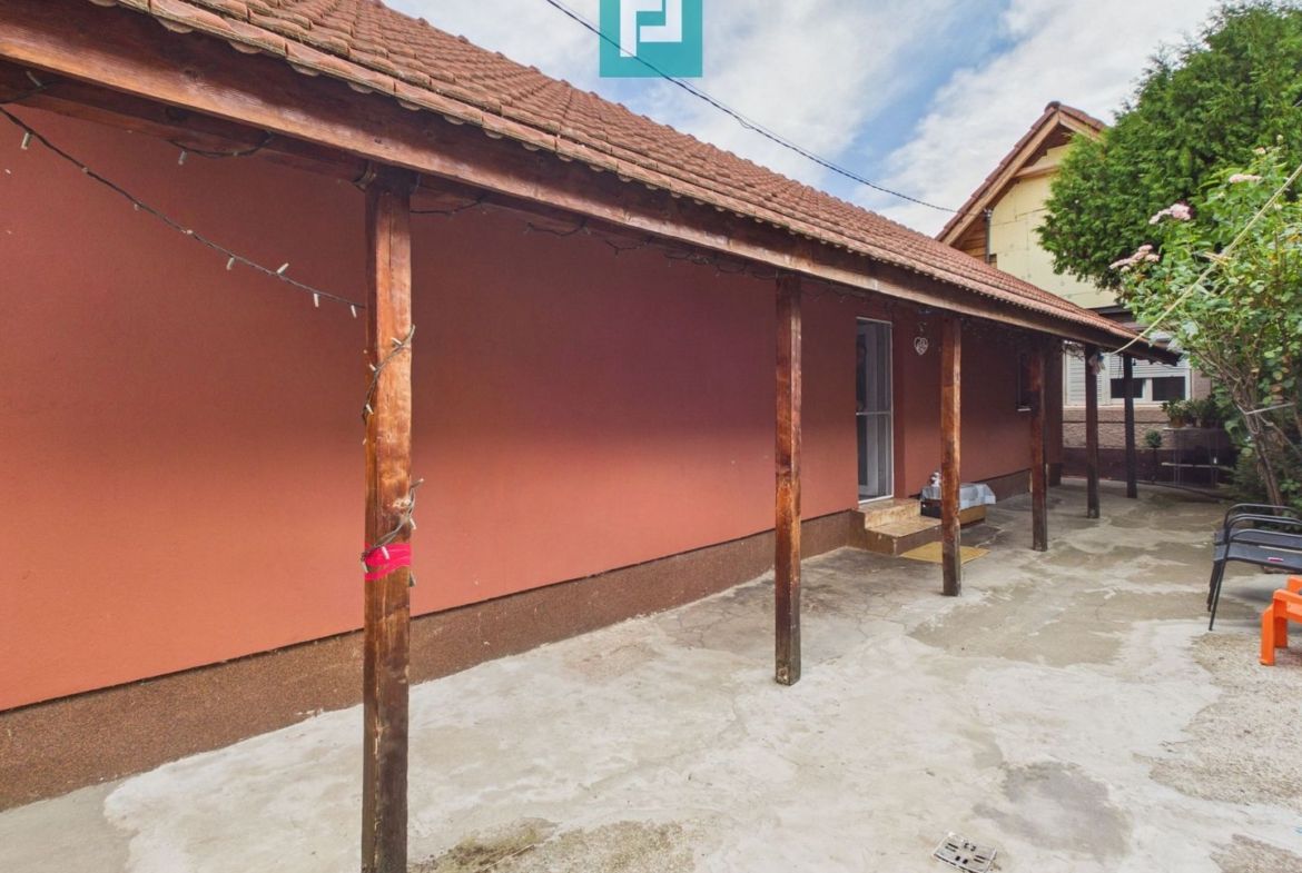 Casă cu 2 corpuri, teren 398 mp, Oradea - Imagine principala