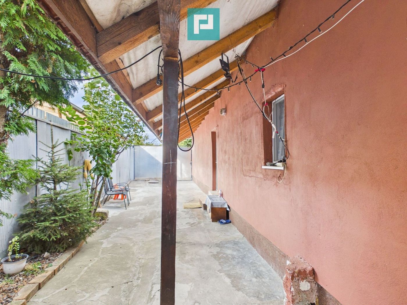 Casă cu 2 corpuri, teren 398 mp, Oradea - foto 2 Casă cu 2 corpuri, teren 398 mp, Oradea - foto 2