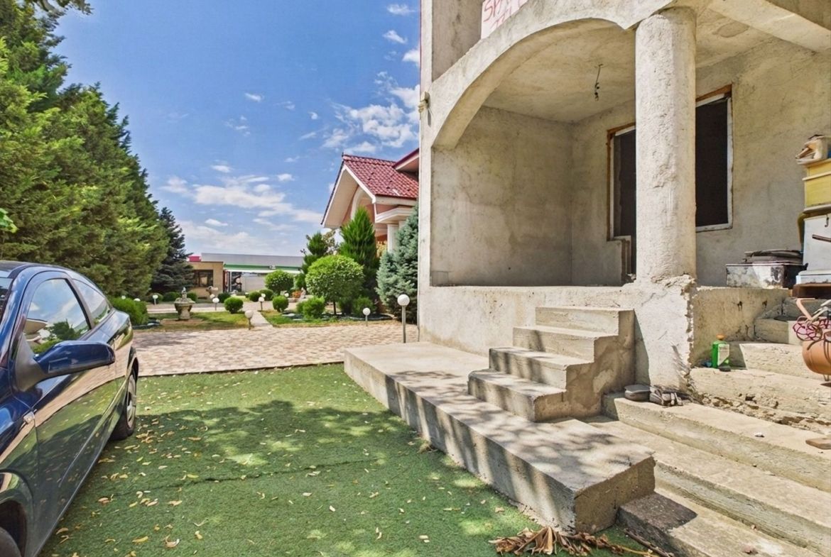 Clădire 850 mp, Czaran Gyula, 8 parcări - foto 2