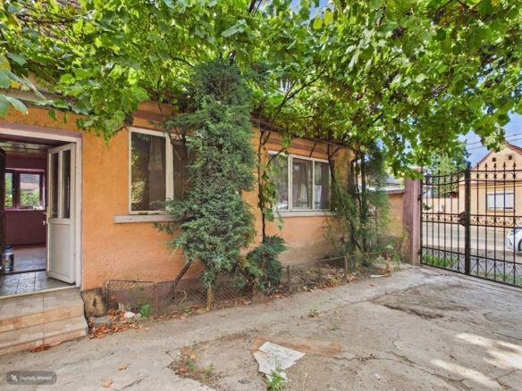 Casă Tileagd, 25 km Oradea, teren 328 mp - Imagine principala