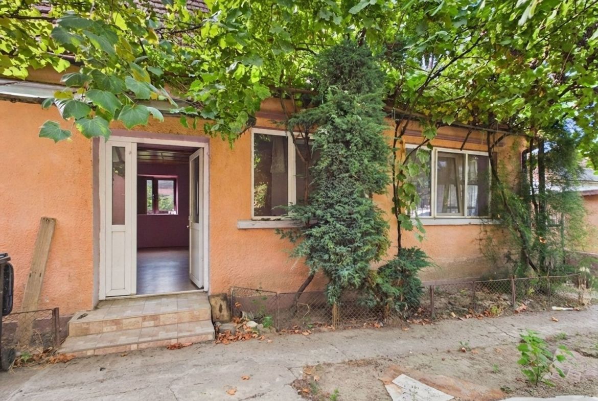 Casă Tileagd, 25 km Oradea, teren 328 mp - foto 2