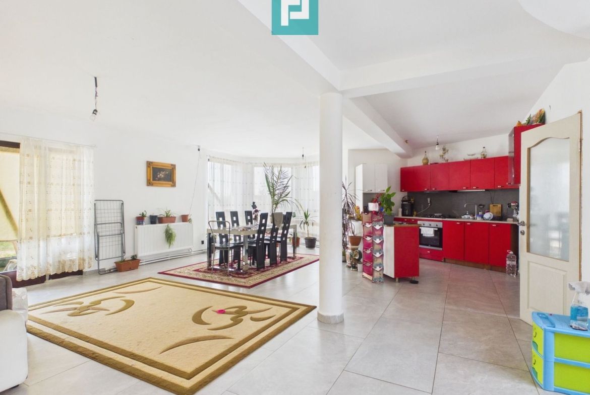 Casă 225 mp cu teren 1.482 mp în Leș - foto 8