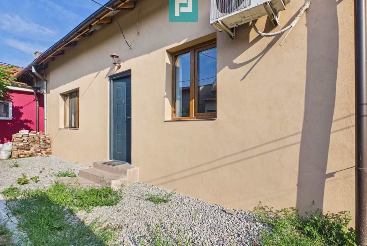 Casă renovată ultracentral | Str. Primăriei - foto 2
