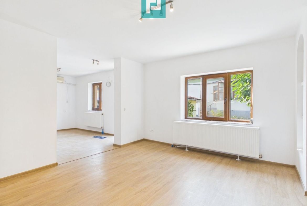 Casă renovată ultracentral | Str. Primăriei - foto 5