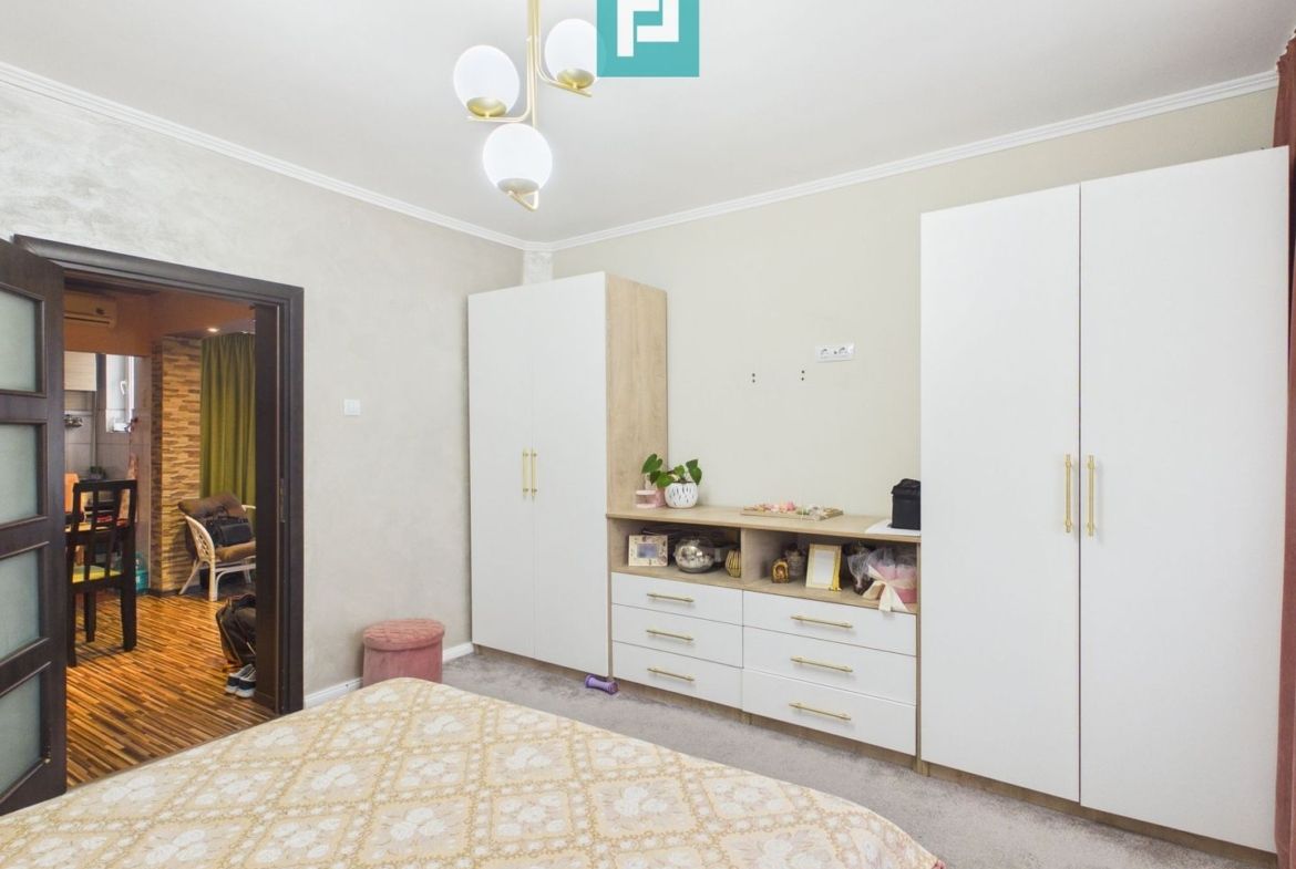 Apartament la Casă cu Curte Proprie, Zona Gării - foto 2