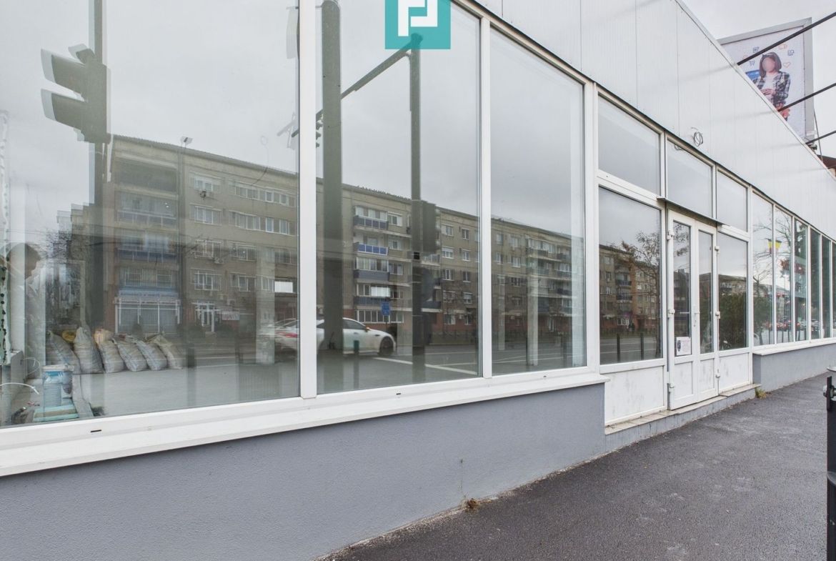 Spațiu comercial 200mp + 90mp mansarda - Cantemir - foto 2
