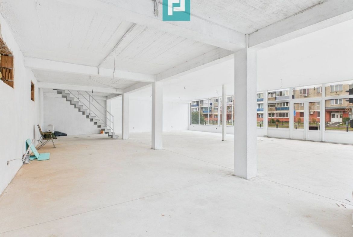 Spațiu comercial 200mp + 90mp mansarda - Cantemir - foto 4