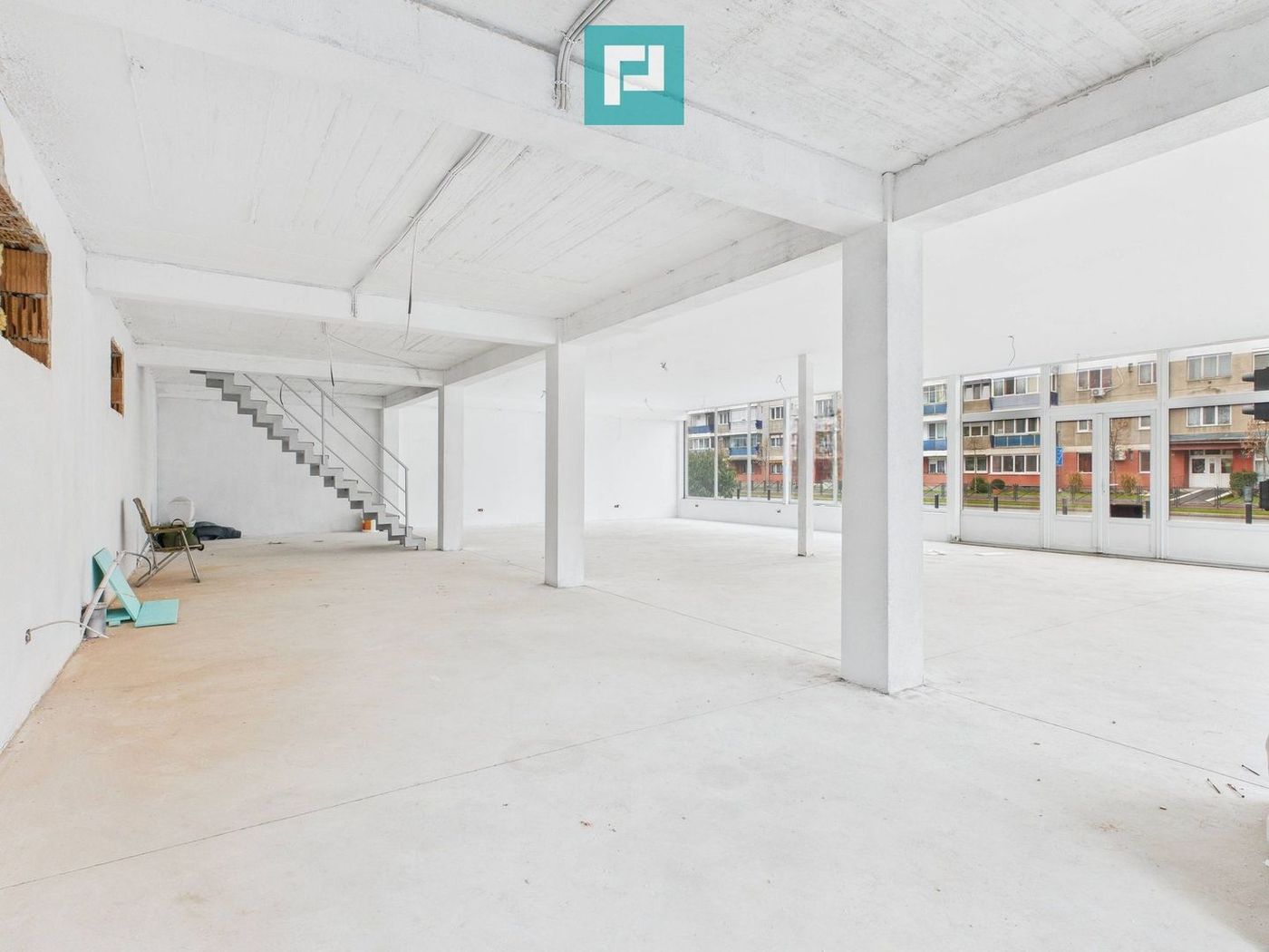 Spațiu comercial 200mp + 90mp mansarda - Cantemir - foto 4