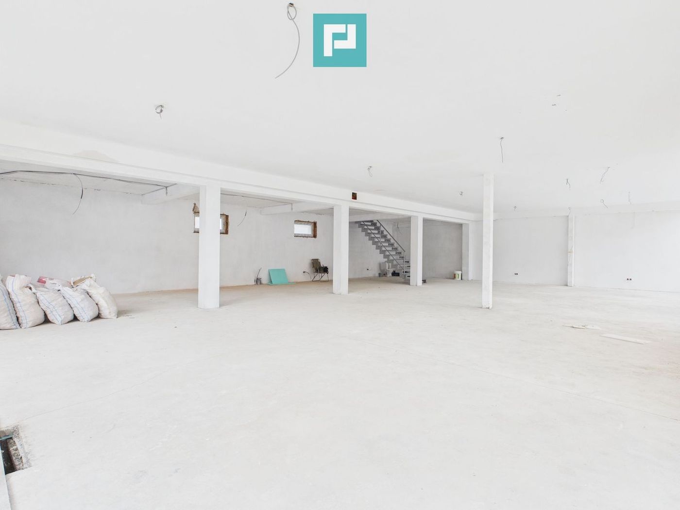 Spațiu comercial 200mp + 90mp mansarda - Cantemir - foto 6