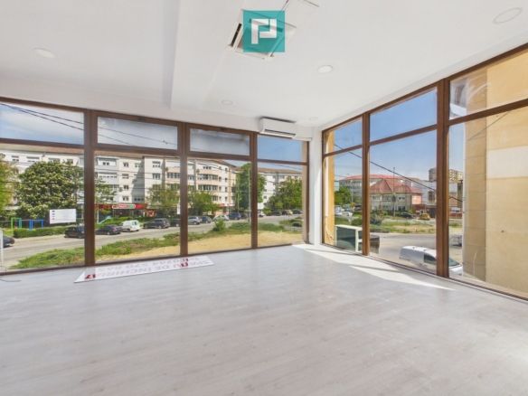 Spațiu Comercial Open Space, Vitrină 8 m, Etaj 1 - Imagine principala
