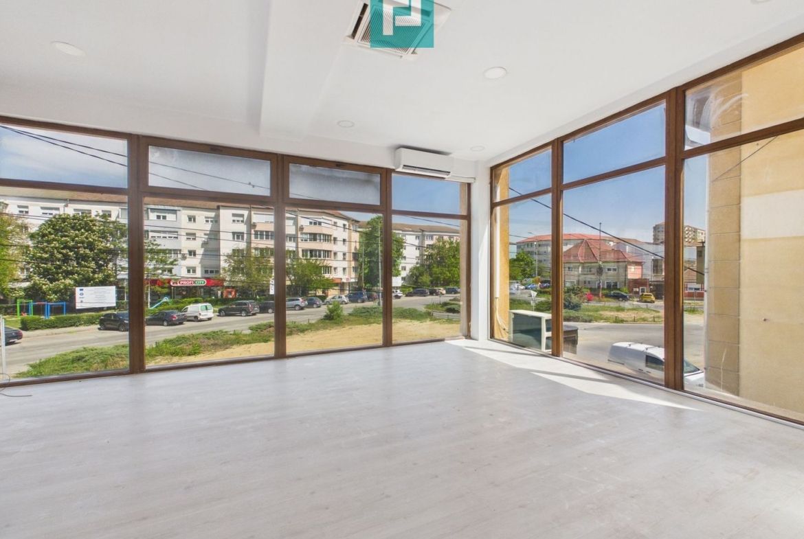 Spațiu Comercial Open Space, Vitrină 8 m, Etaj 1 - foto 7