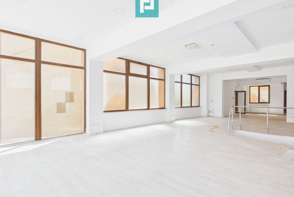 Spațiu Comercial Open Space, Vitrină 8 m, Etaj 1 - foto 8