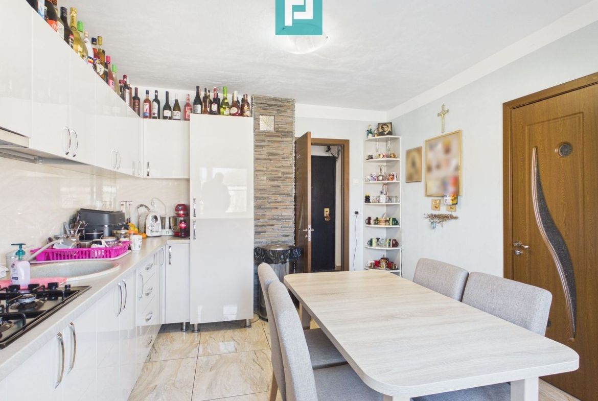 Apartament 4 camere, spațios pentru familie - foto 5