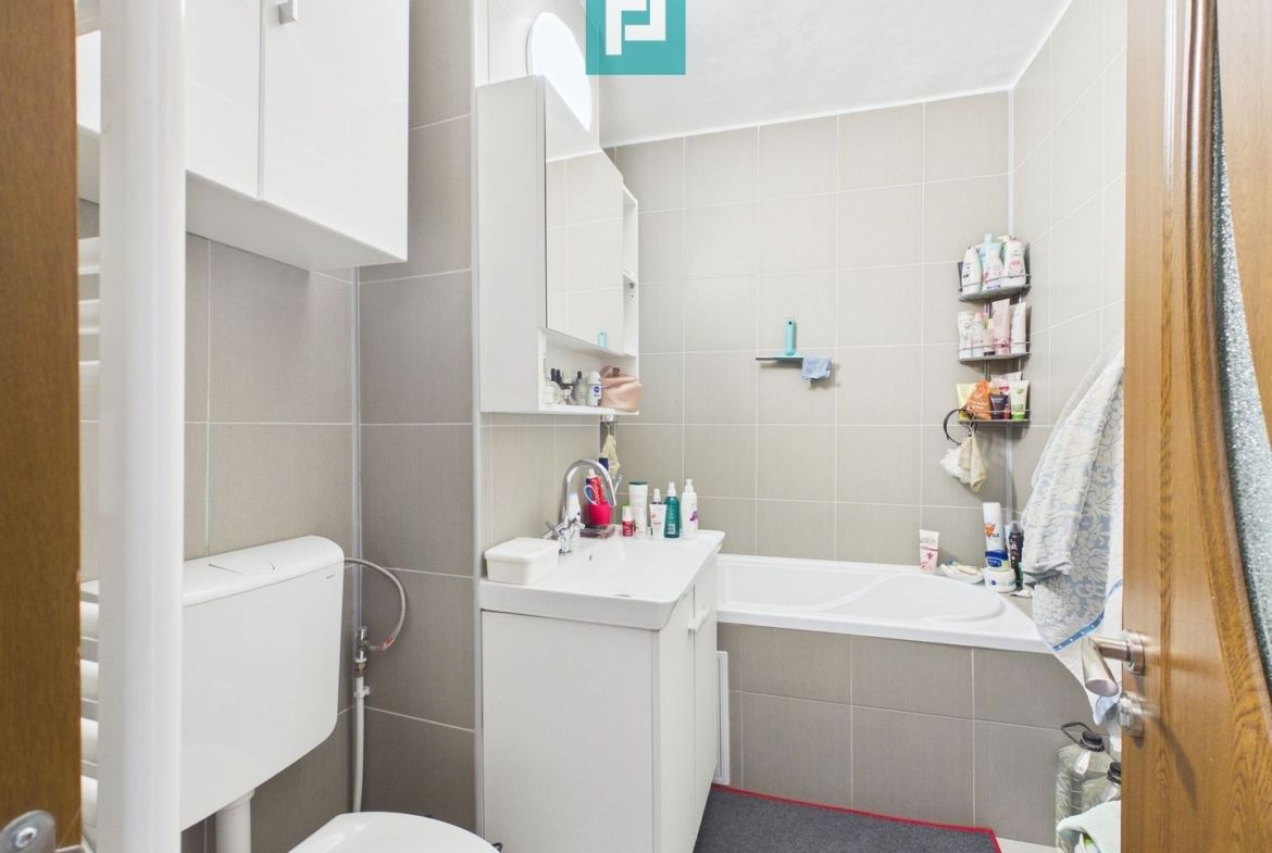 Apartament 4 camere, spațios pentru familie - foto 6