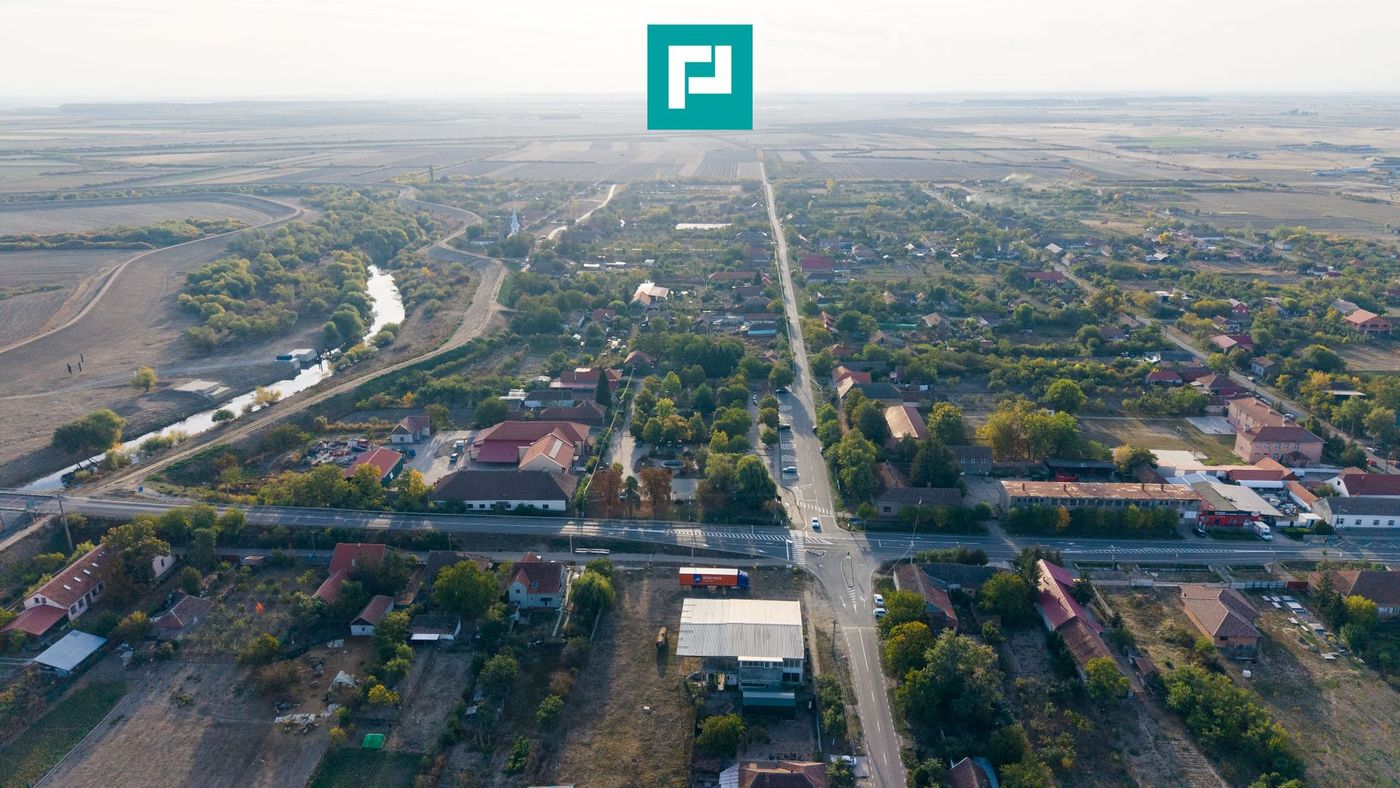 Spatiu comercial cu etaj și teren de 4000mp - foto 3