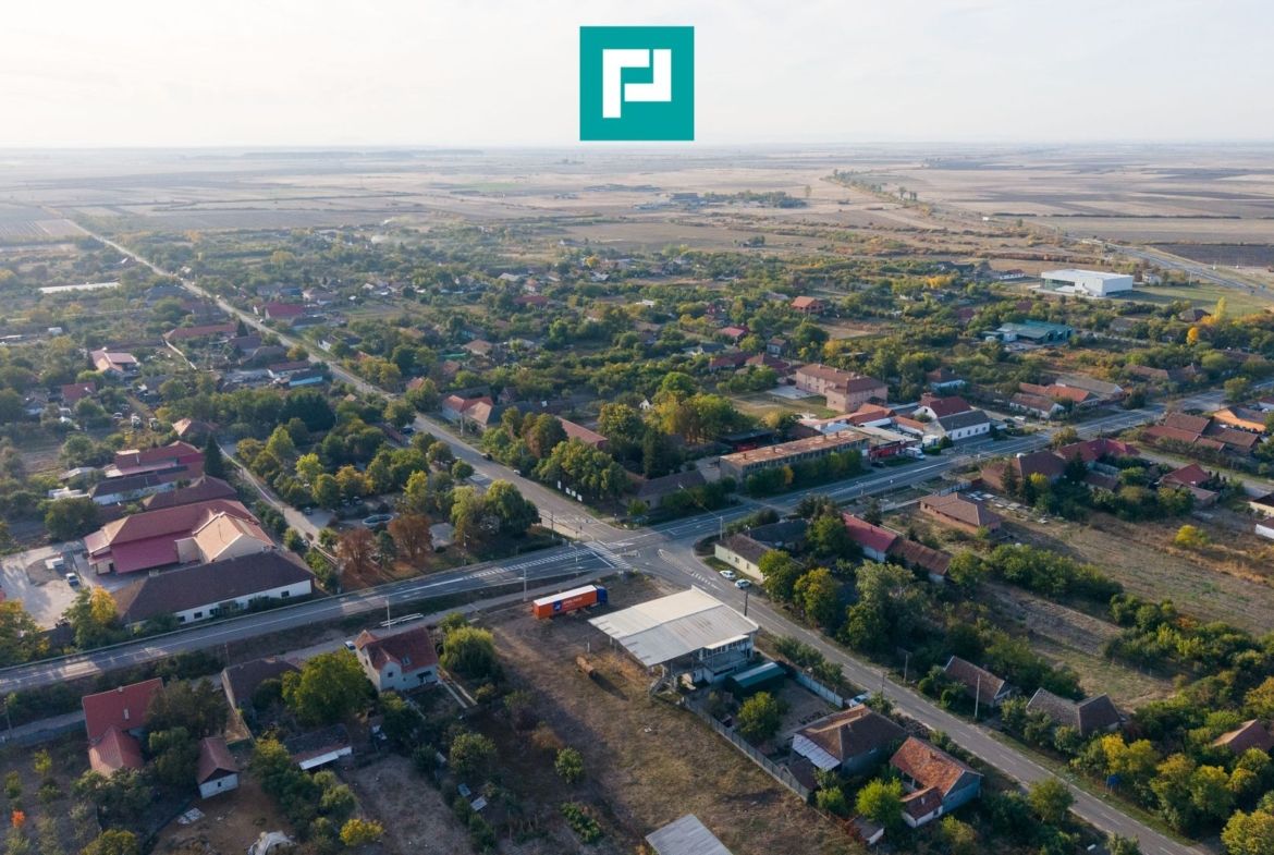 Spatiu comercial cu etaj și teren de 4000mp - foto 6
