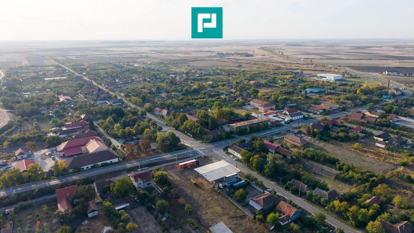 Spatiu comercial cu etaj și teren de 4000mp - foto 6