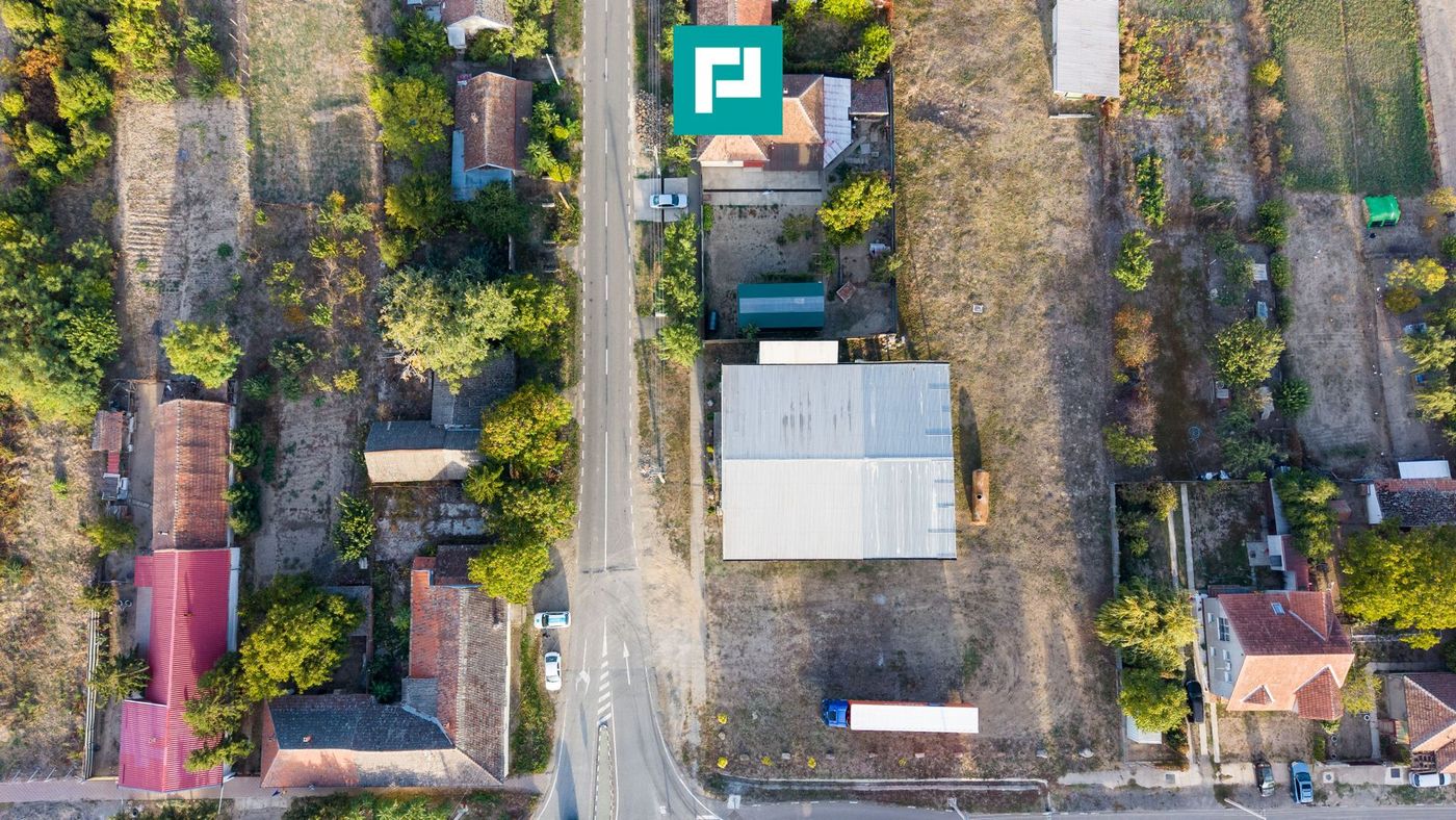 Spatiu comercial cu etaj și teren de 4000mp - foto 7