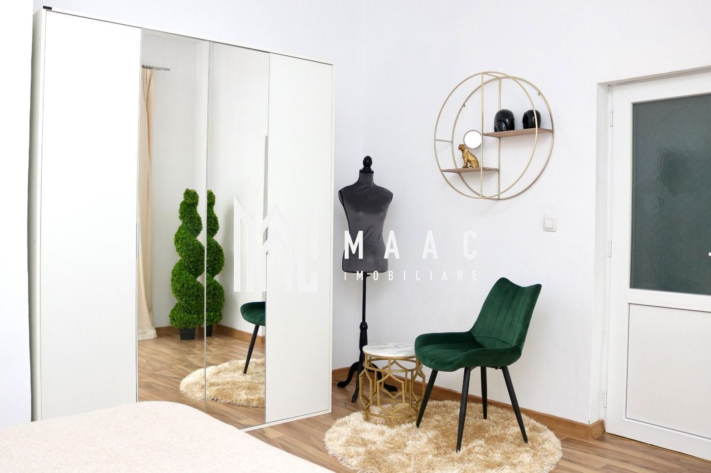 Apartament 4 camere de închiriat | Cisnădie, Central | Curte - foto 6