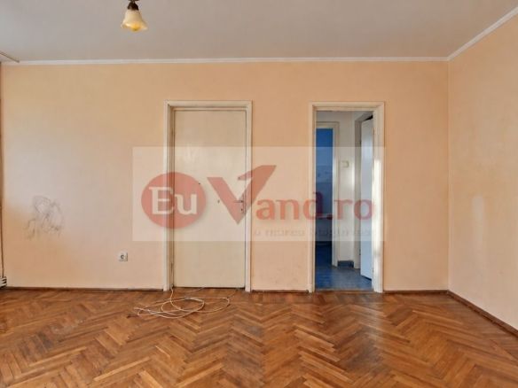De vanzare apartament cu 2 camere Tiglina 1, etaj 3, 49.000 euro - Imagine principala