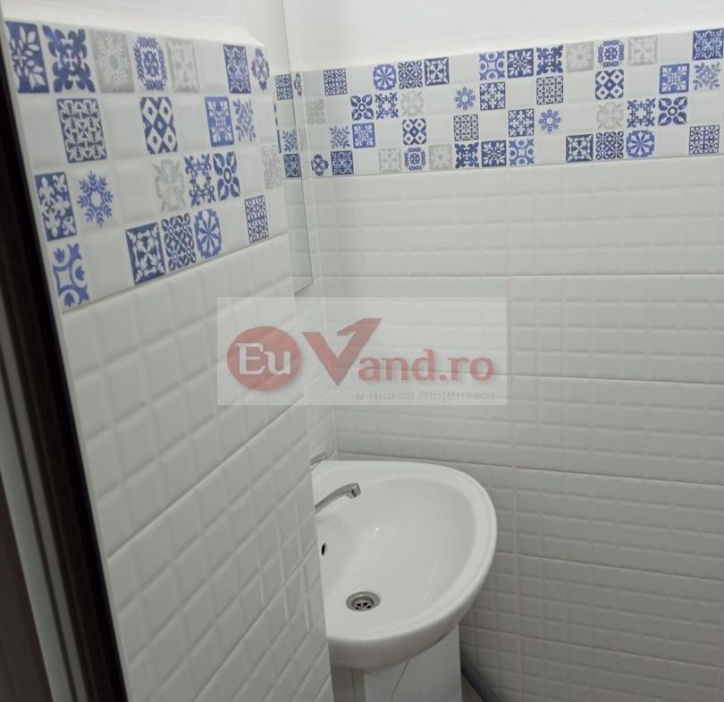 De inchiriat apartament cu 3 camere ICF, langa Scoala nr. 12, parter, 500 E - foto 5