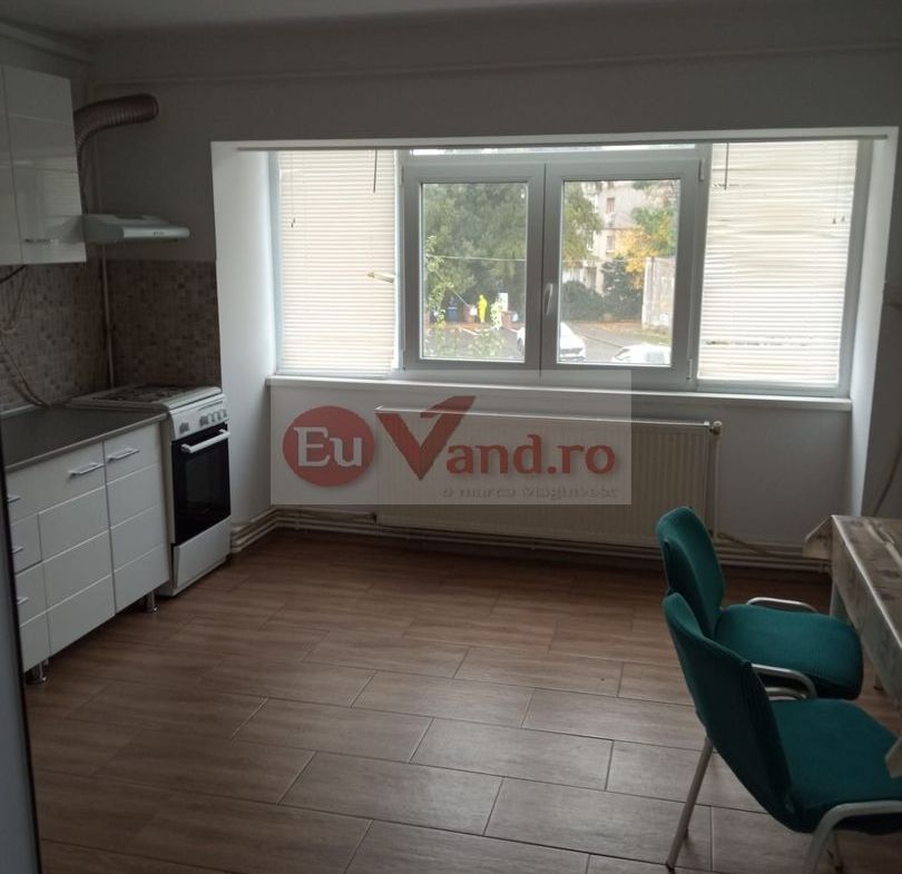 De inchiriat apartament cu 3 camere ICF, langa Scoala nr. 12, parter, 500 E - foto 7