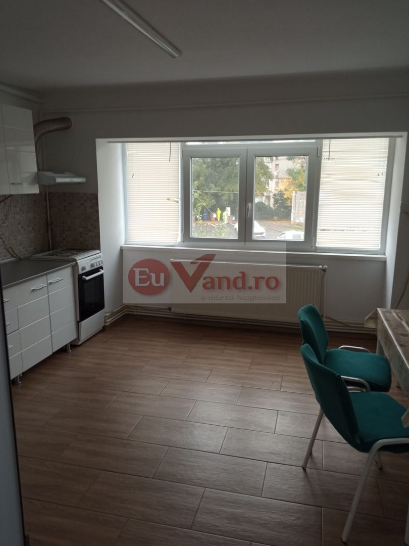 De inchiriat apartament cu 3 camere ICF, langa Scoala nr. 12, parter, 500 E - foto 7